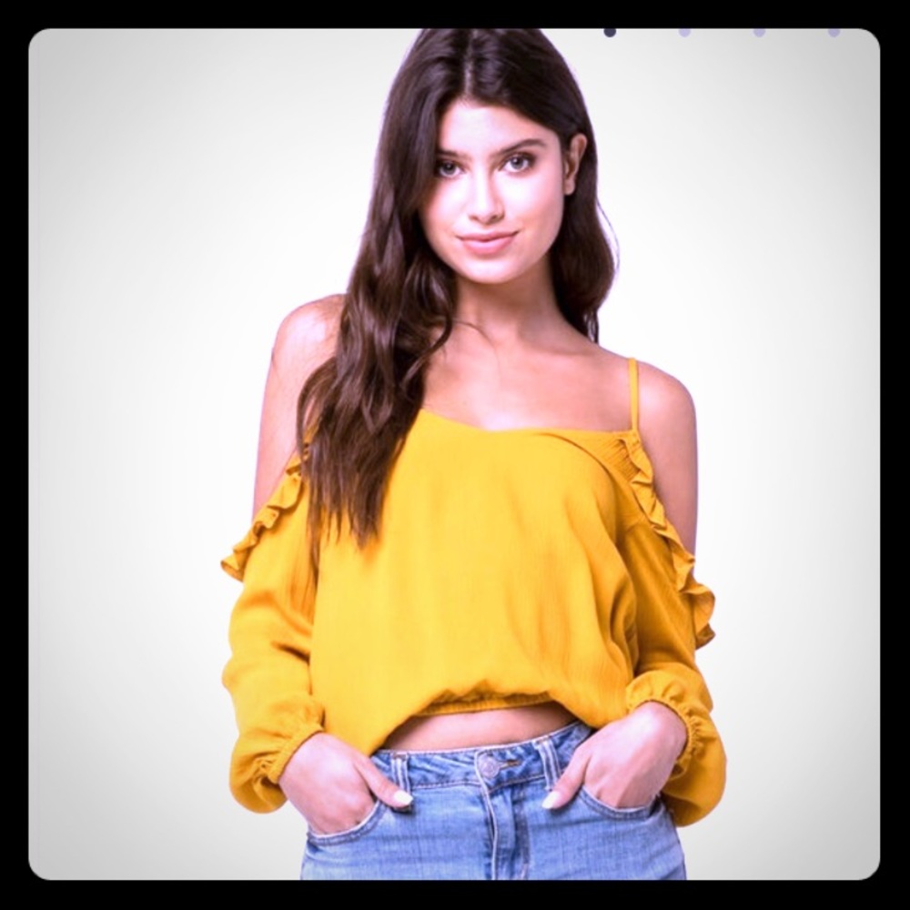 Cute & sexy off the shoulder top